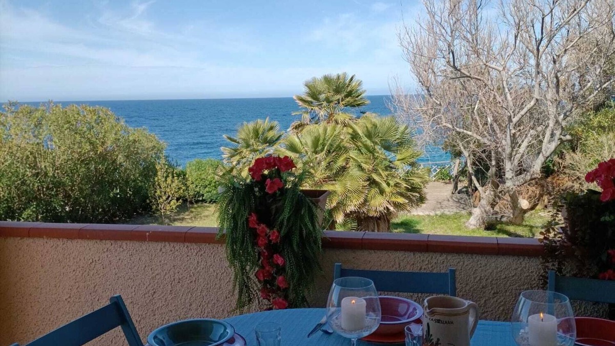 Castelsardo House | Teresa house with garden overlooking the cliff and 5 minutes from the beach
