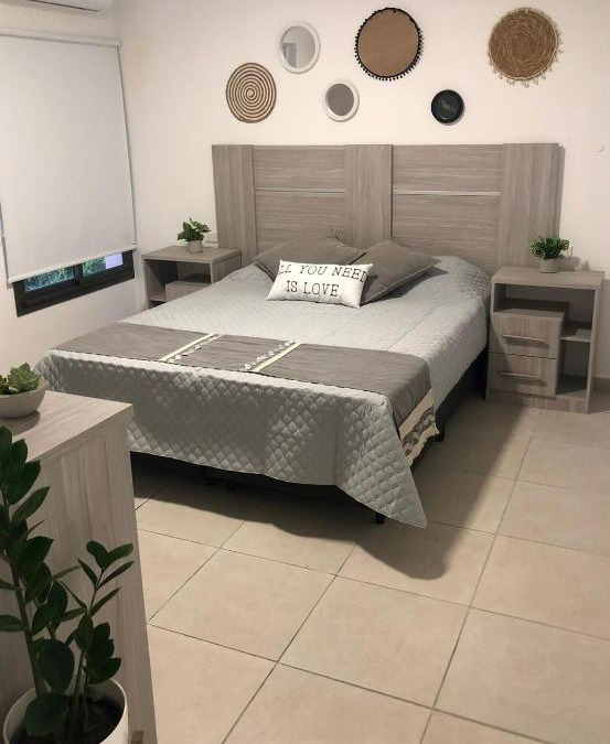 Villa Icho Cruz Apartment | Terra Bella PA