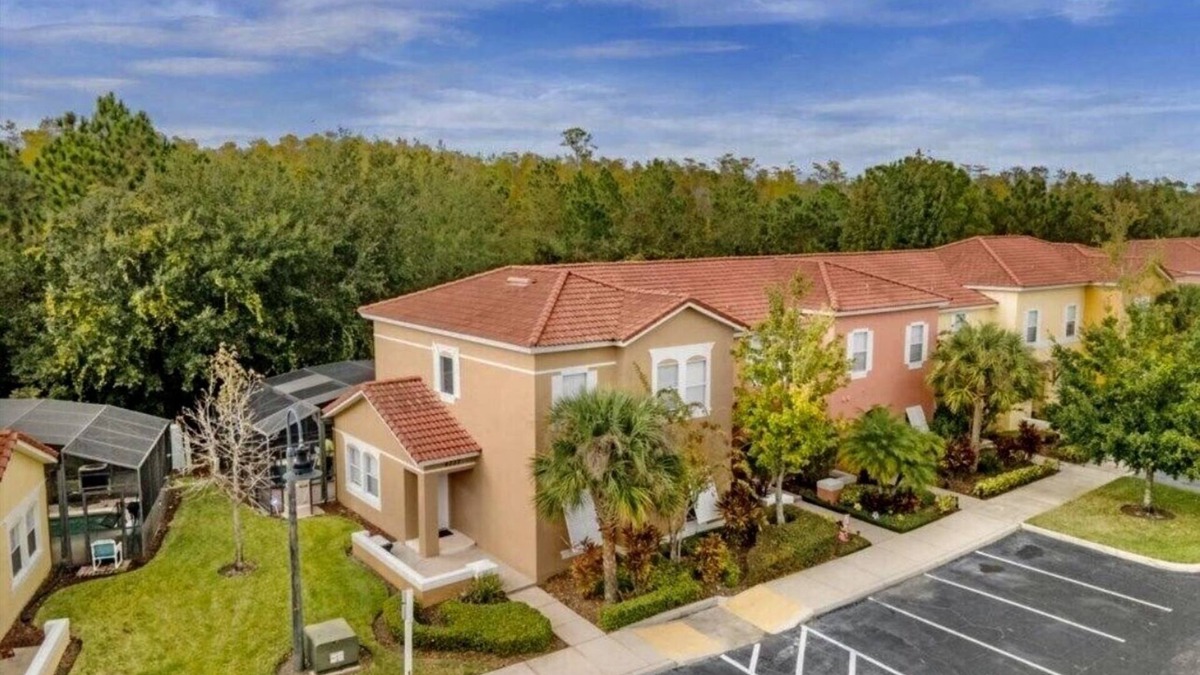 Lake Berkley House | Terra verde resort 4brs/3bth cozy Townhome