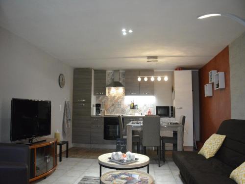 Trois-Ponts Apartment | Terrace Apartment, Trois-Ponts