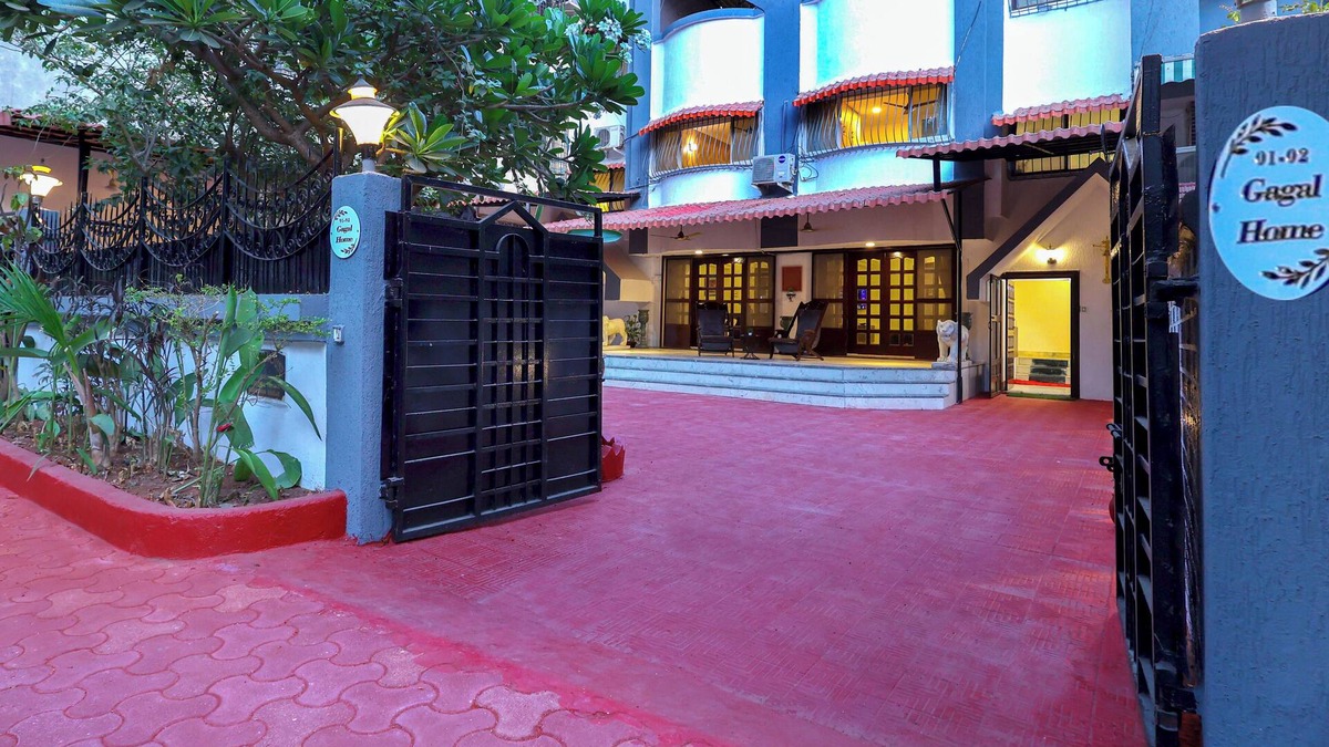 Kandivali East House | Terrace BBQ Villa & Pool Table & Thakur Complex