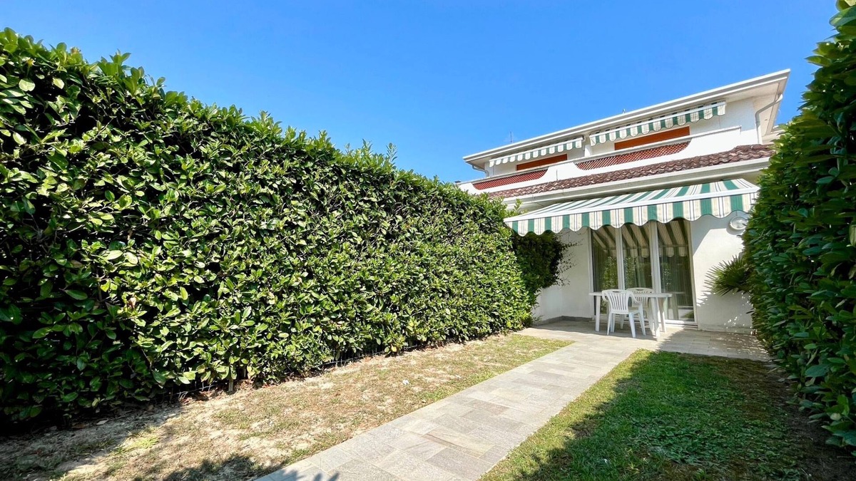 Porto Santa Margherita Villa | Terraced house with private garden