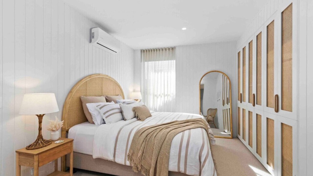 Ocean Grove Apartment | Terrace LUXE- 100m to shops, 2 KING beds, Parking