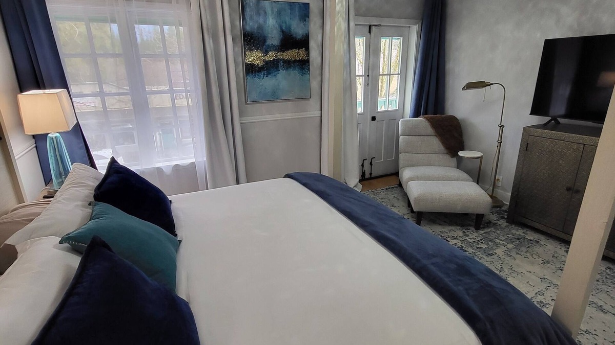 Murphys Apartment | Terrace On Main Street