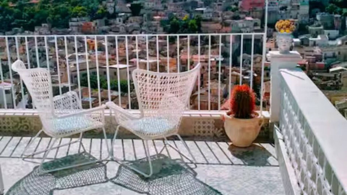 Modica House | Terrace overlooking House Ziicedda