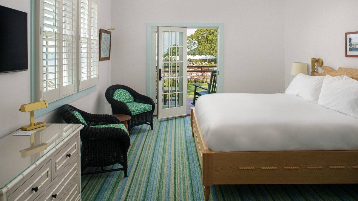 Shelter Island Heights Hotel | Terrace Room | The Pridwin Hotel and Cottages