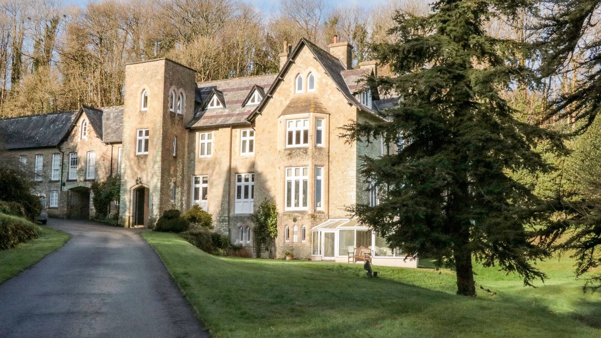 Chillington Cottage | TERRACE SUITE, family friendly, with pool in Blackawton