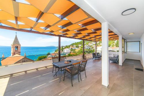 Brist Apartment | Terrace & View Brist