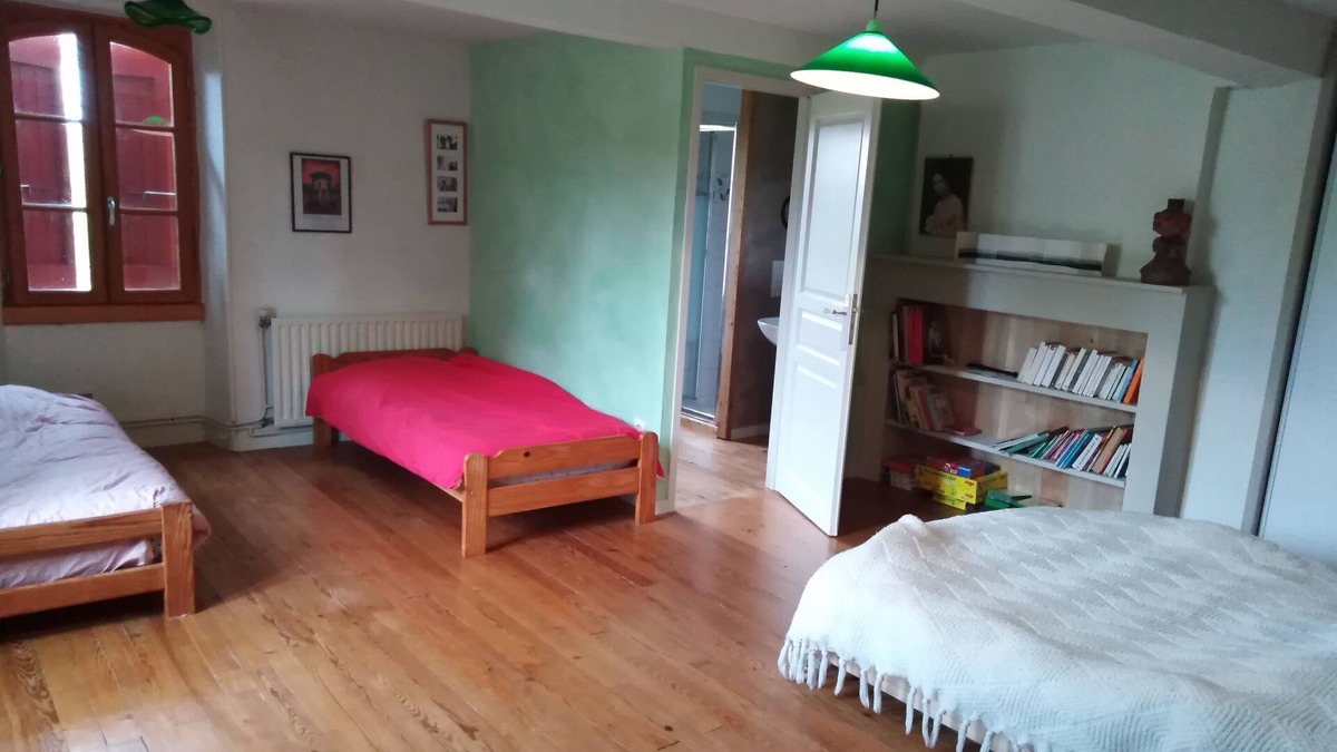 Sansan House | Terraced house