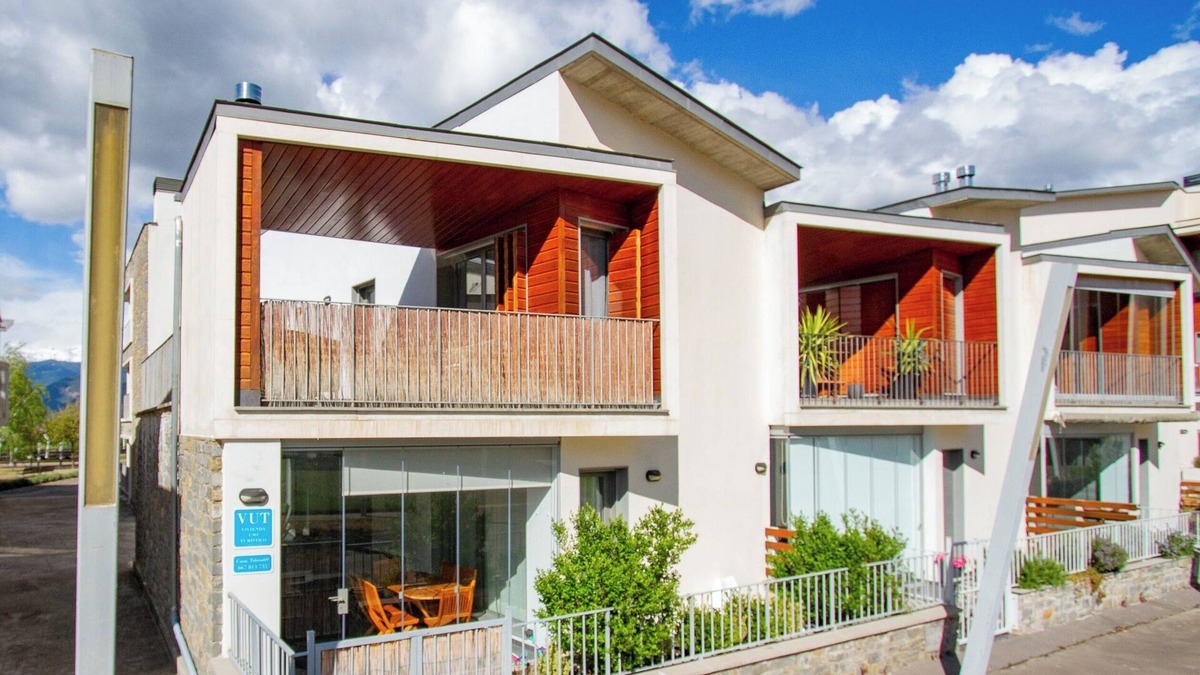 Abena Ski Chalet | Terraced house in the National Park of Ordesa. Urb Las Margas Golf