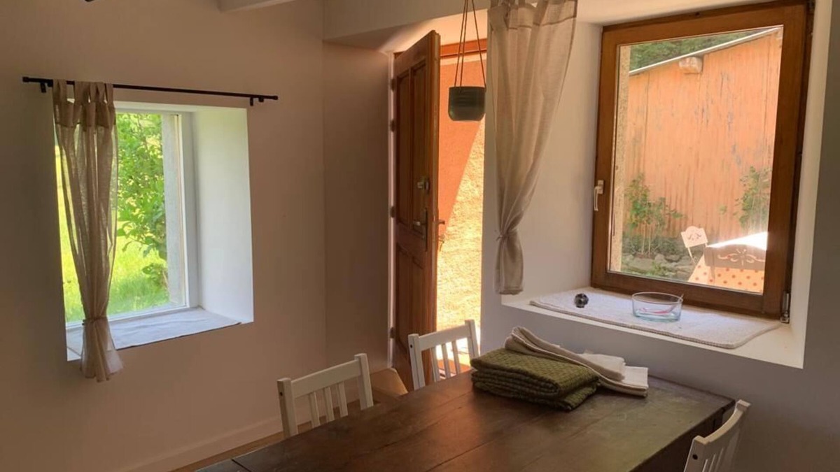 La Muraz House | Terraced house in total independence