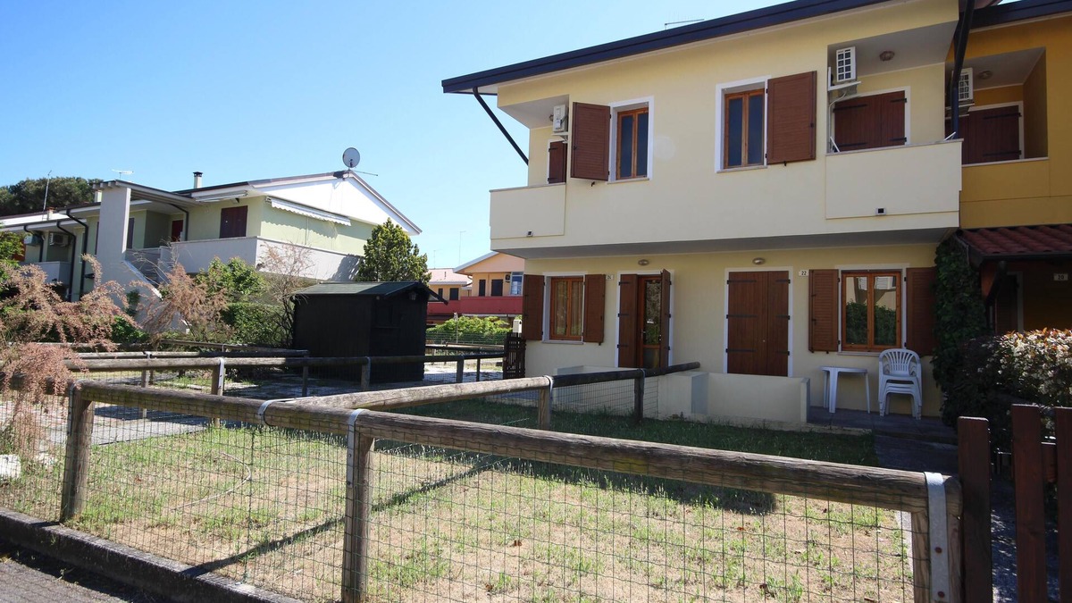 Rosolina Mare Villa | Terraced house with private garden