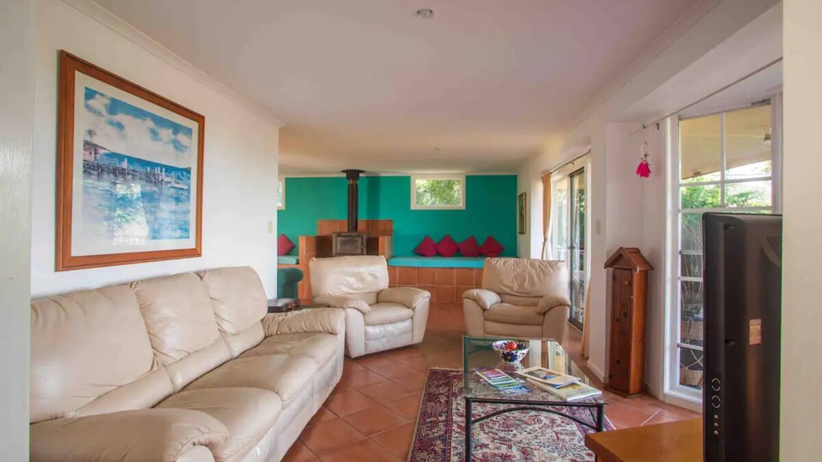 Possum Brush Cottage | Terracotta Cottage Wallaby Ridge Hideaway Retreatn