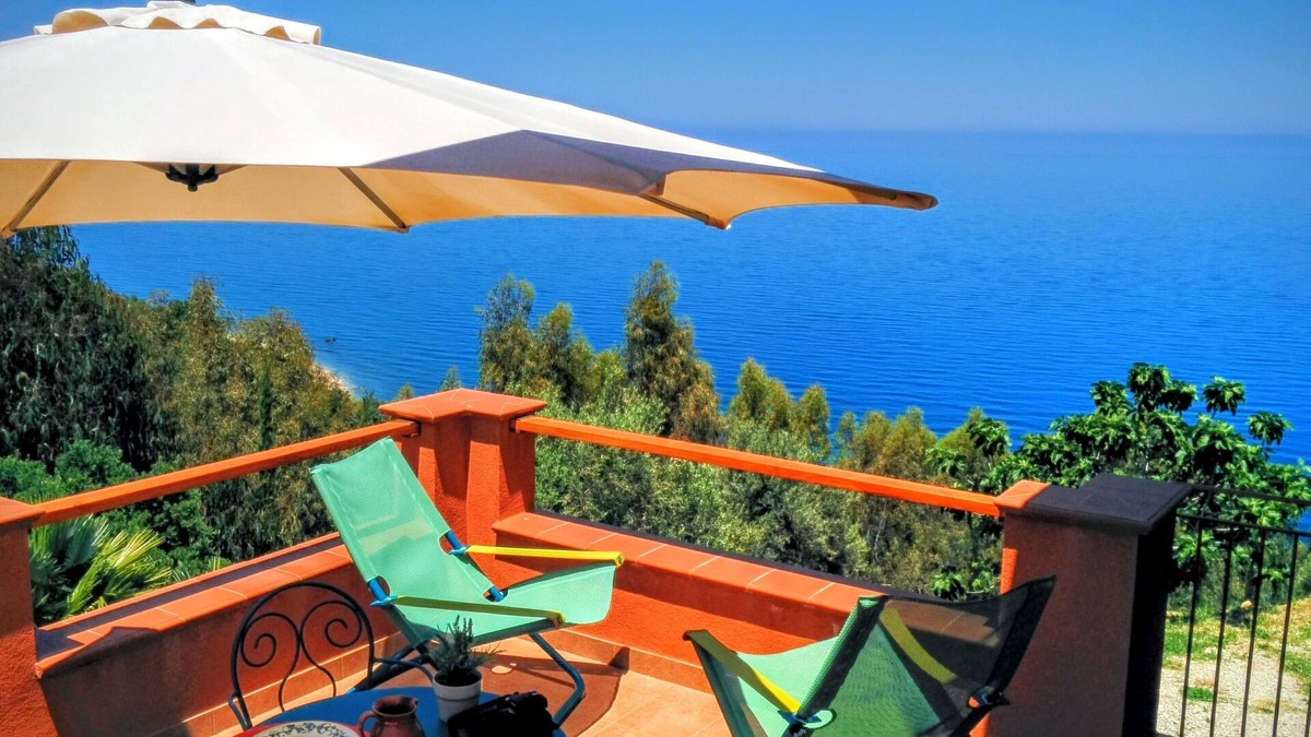 Tusa Apartment | TERRAMARE – look into the infinite sea