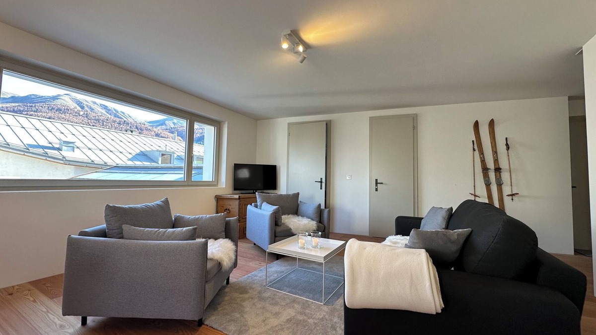 Zuoz Apartment | Terrassa Apartment: Sun Terrace, Wellness, and Alpine Charm