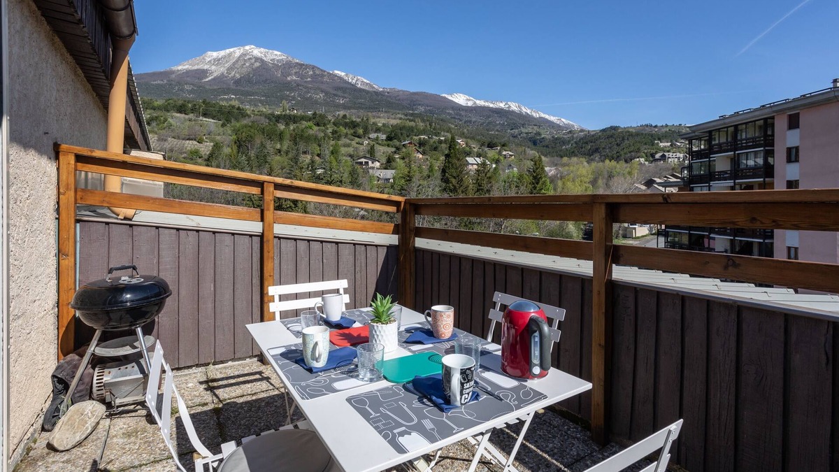 Embrun Apartment | Terrasse des Lupins - Studio Apartment, Sleeps 4