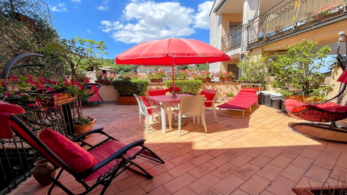 Spoleto Apartment | Terrazza Bella, car NOT necessary, Spoleto centre, Rome 1 hour