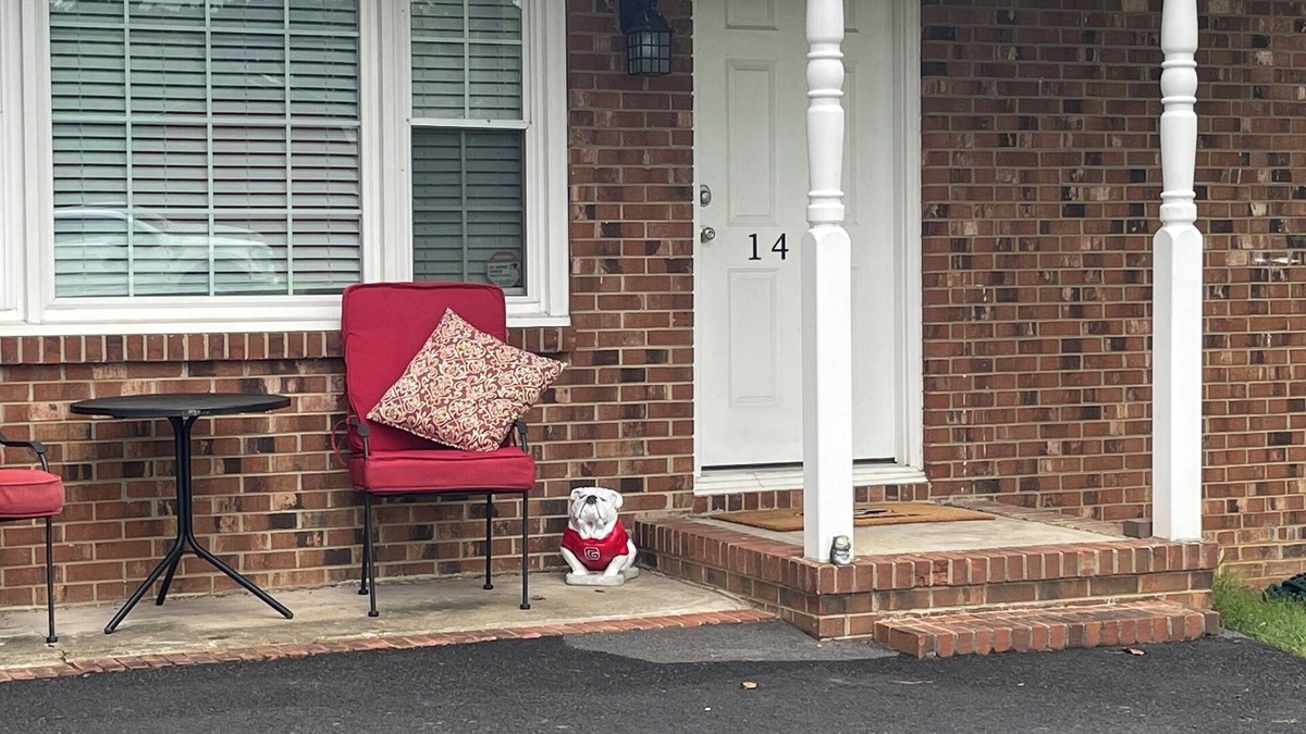 Kernersville House | Terrific 2-bedroom 2 bath home, country setting, convenient to highways, 1 acre