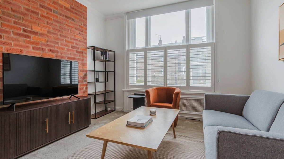 Addison Apartment | Terrific Kensington 1BR, 2 min to Tube, near Shops & Park, by Blueground