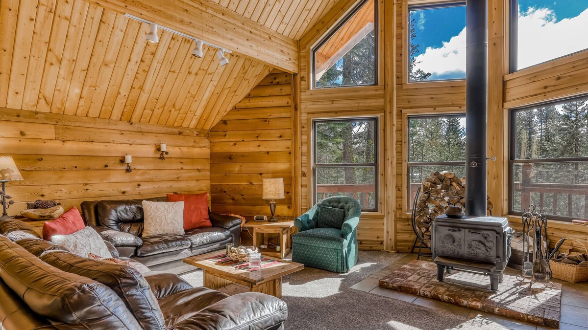 Serene Lakes House | Terrific Mountain Escape W/Wood-Burning Fireplace, Easy Ski Access