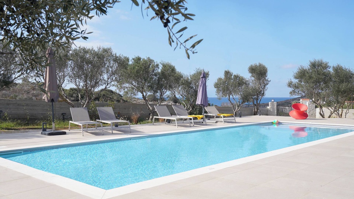 Tersanas House | Tersanas Mare Yellow - Home w. Pool & Large Outdoors