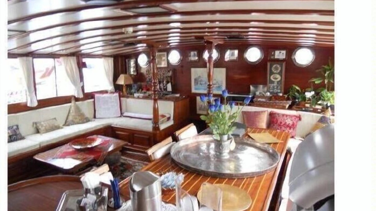 Castellammare Vucciria Boat Rental | Tersane IV