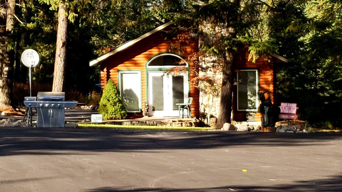 Thompson Falls Cabin | Teton Cabin at The Riverfront