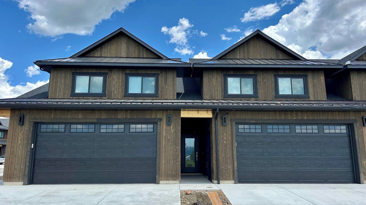 Driggs House | Teton Duo Side-by-Side Homes Hot Tub Walkable 6 Bedrooms Modern Luxury
