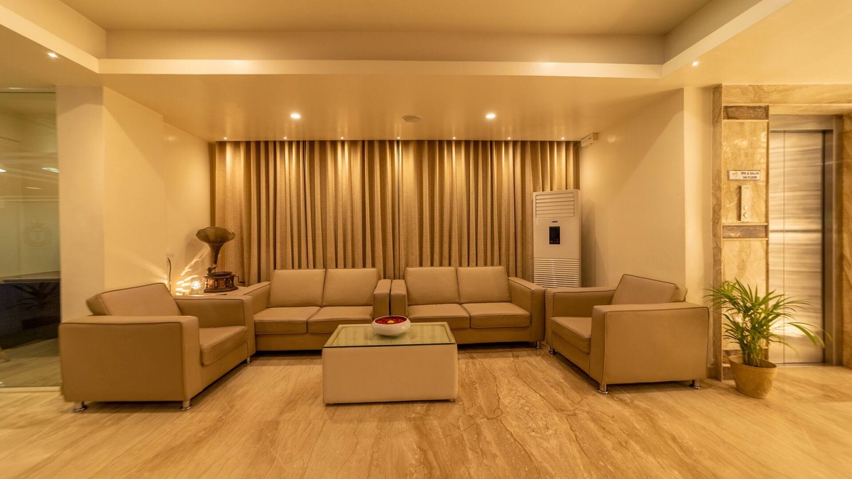 Hebbal Hotel | Tetrad Hotel - International Airport Road Hebbal