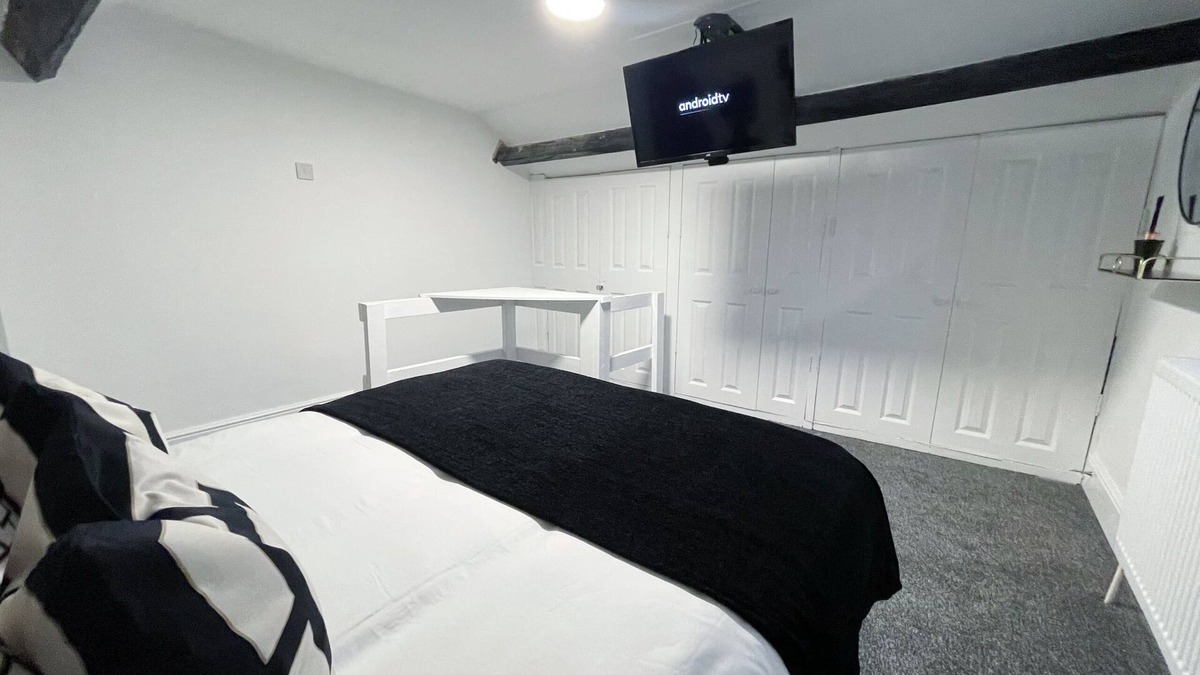 Tettenhall House | Tettenhall Village Townhouse