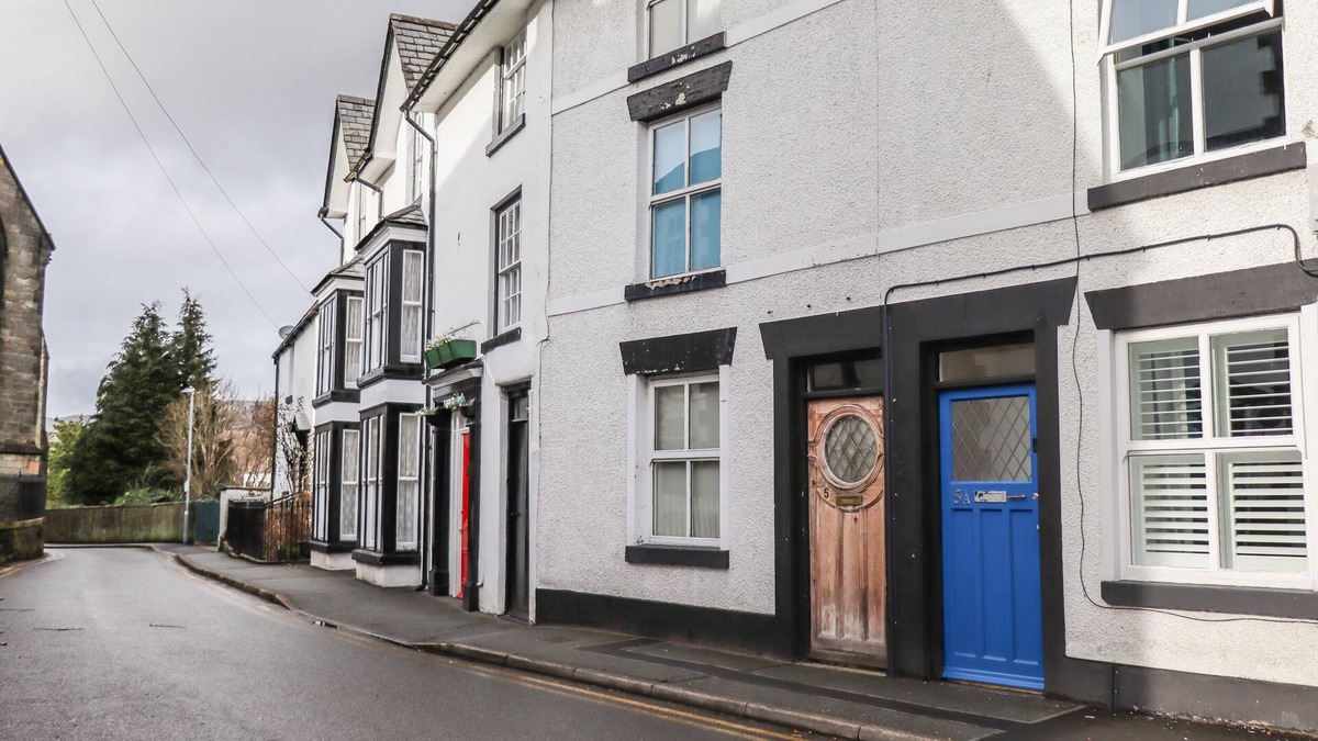 Llangollen Cottage | TEULU, pet friendly, character holiday cottage in Llangollen