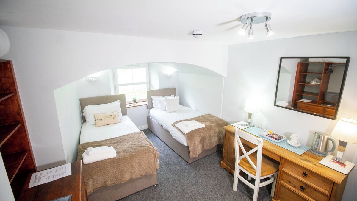 Hawick Hotel | Teviotside Travel Inn - Hawick - Room 6 - double/twin