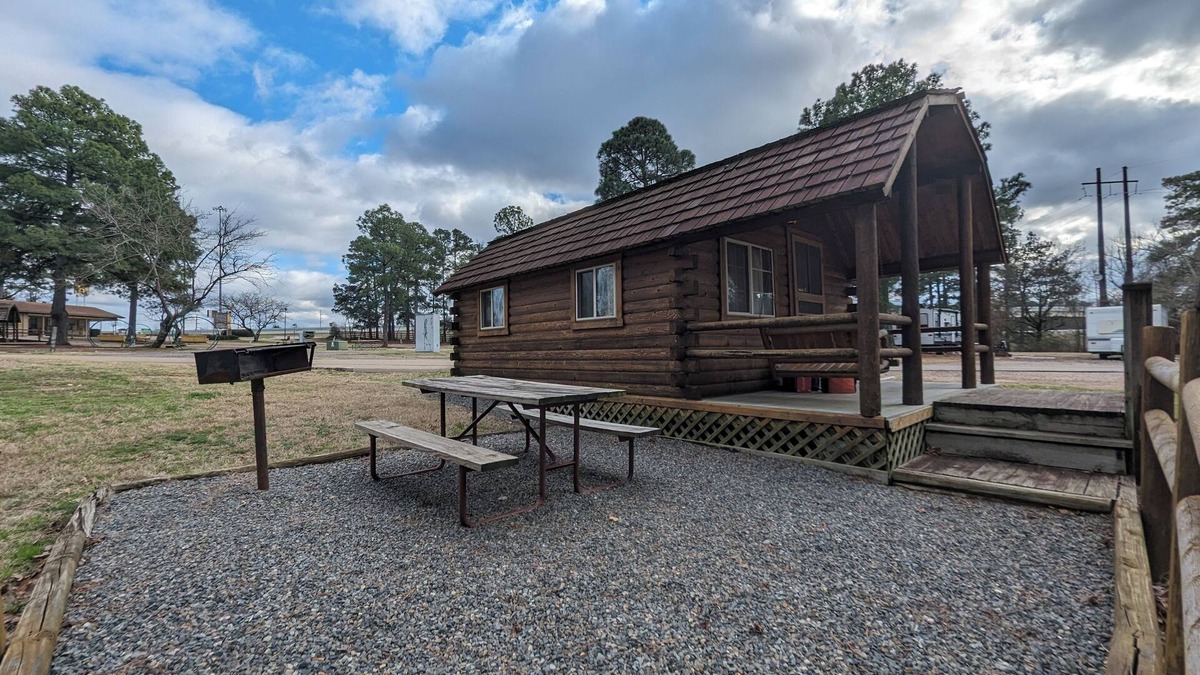 Texarkana Cabin | Texarkana KOA