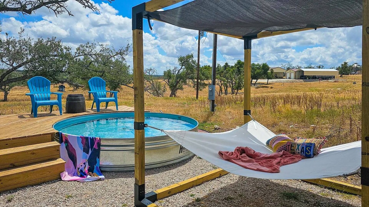 Fredericksburg Cabin | Texas Hill Country cabin with stock tank pool & porch with amazing views