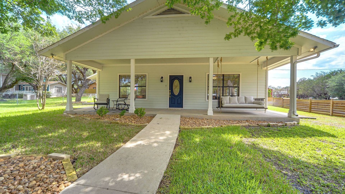 Camp Wood House | Texas Hill Country Retreat - Walk to Nueces River!