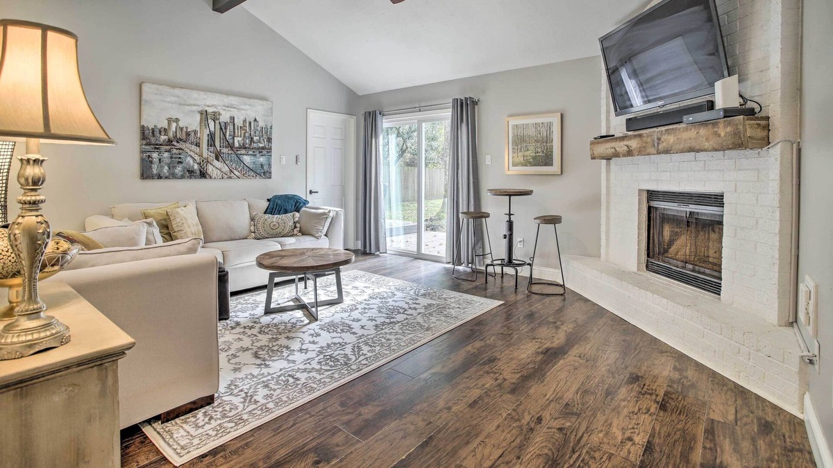 Grogan's Mill House | Texas Home: Yard & Furnished Patio < 4 Mi to Lake!