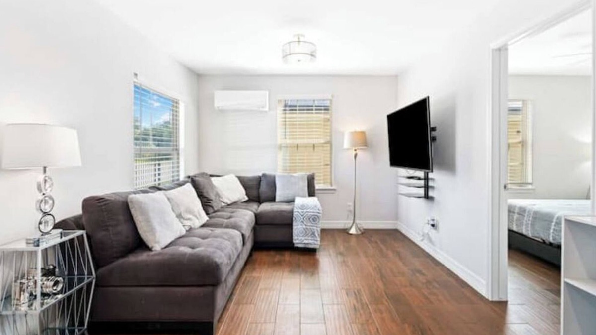 OST - South Union Apartment | Texas Med Center Stunning & Vibrant Stay
