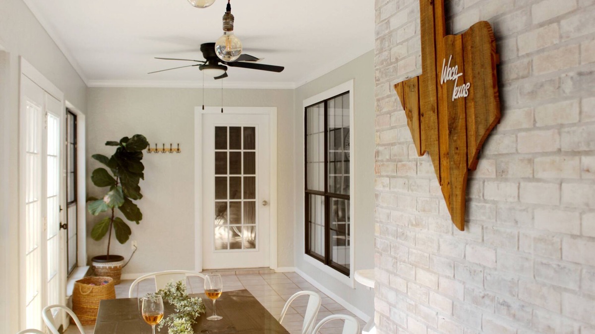 Hewitt House | Texas Sunshine Oasis WACO/Silos/Baylor: Pool, Piano, PingPong, Pets on 1/2 acre
