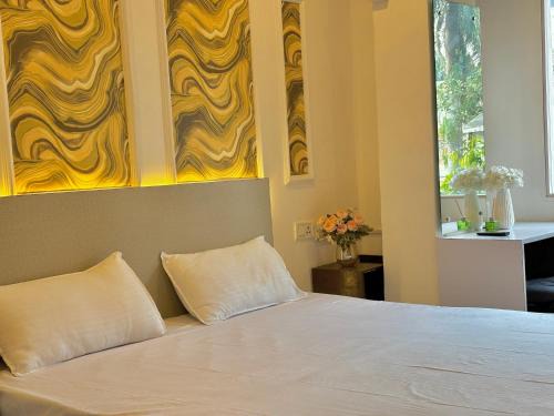 Indira Nagar Bed & Breakfast | TFFSTAYS- Roomstay