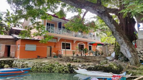 Badian House | TGH Guest House Badian
