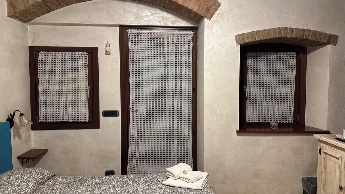 Bergamo House | .tGreen in the city exists: discover it at the Hedgehog Mansion with your furry.