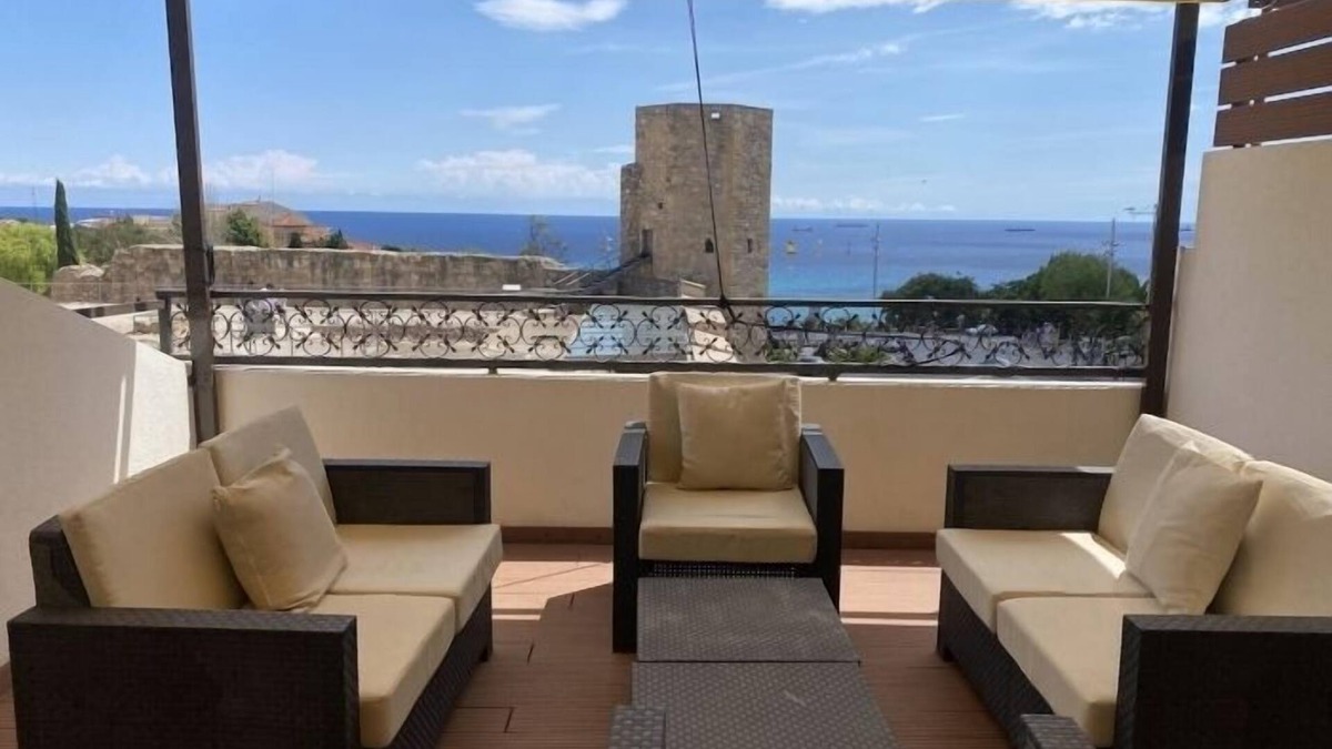 Old Town House | th91 Townhouse in Tarragona · 3 bedrooms · 5 beds · 3 baths