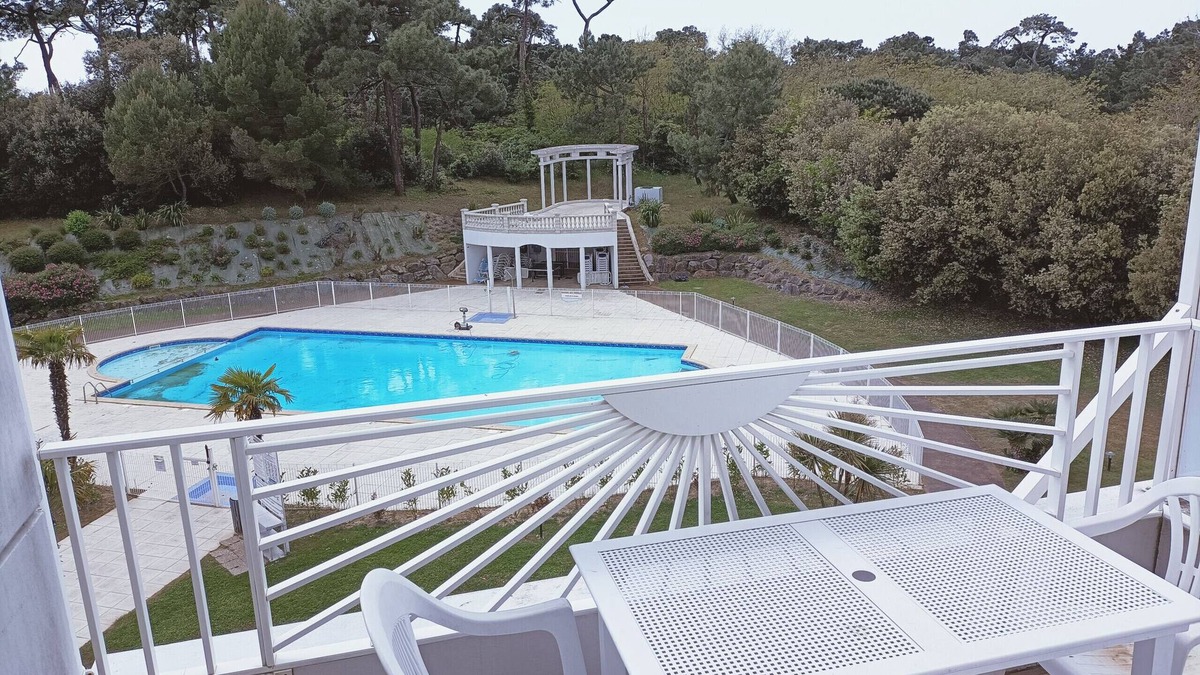 Les Sables d'Olonne Apartment | Thalassa-Bel appartement 2 ch. -piscine chauffée