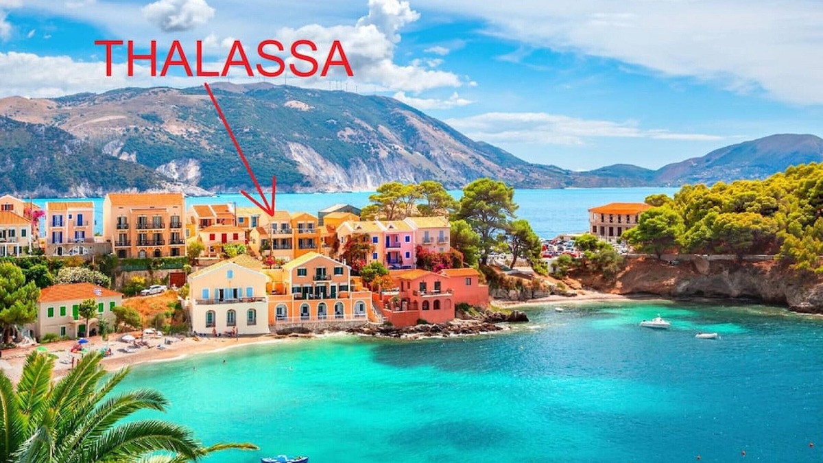 Frourion House | THALASSA. Unique location, one min from the beach!