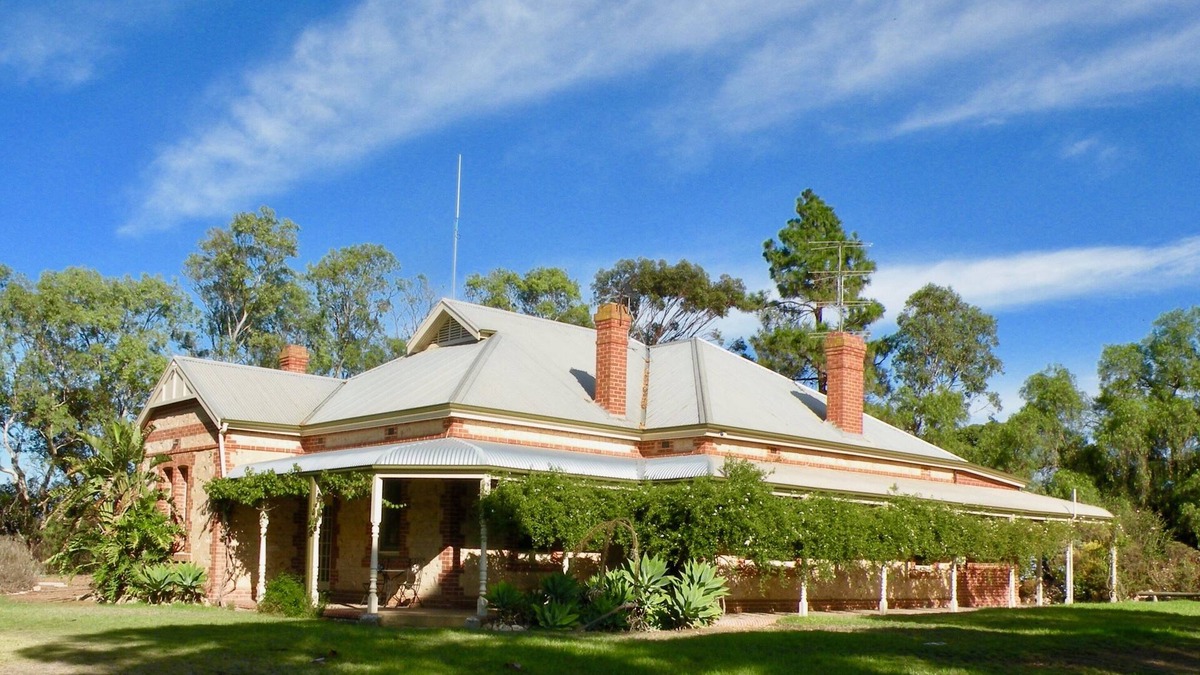 Toora Villa | Thalia Getaway Villa - self contained luxury B&B accomodation on 6 private acres