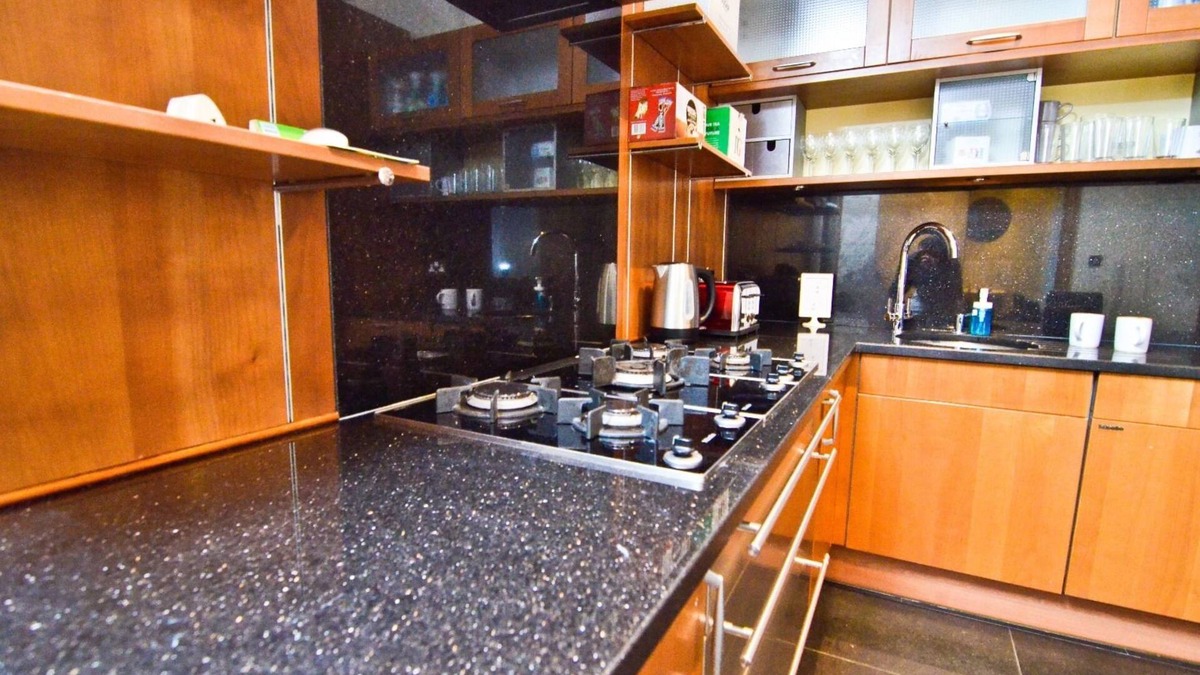 Evelyn House | Thames view house