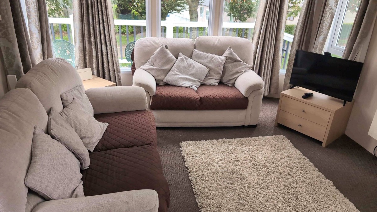 Isle of Grain Apartment | Thames view - Wheelchair-Friendly Static Caravan at Kent Coast Holiday Park
