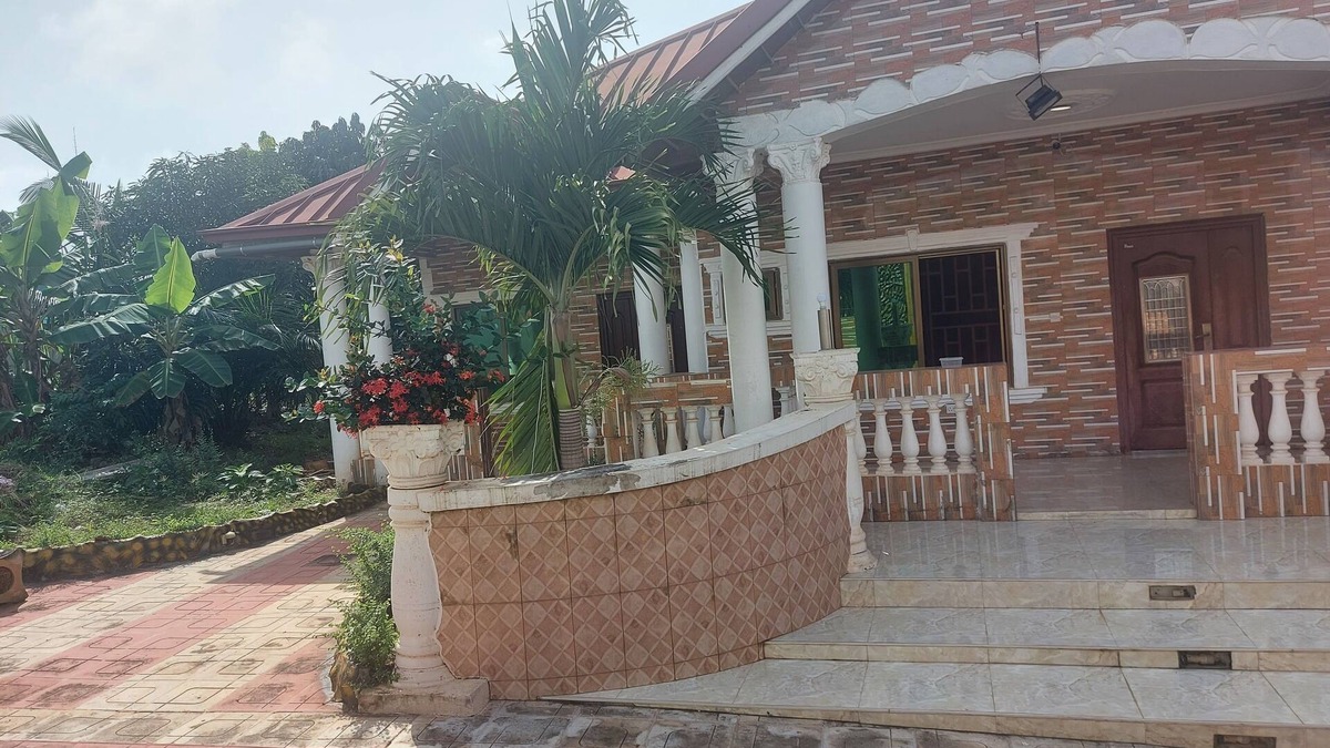 Ashanti Region House | Thank you for considering our sweet homes. close to Barekesse Dam15 minutes away