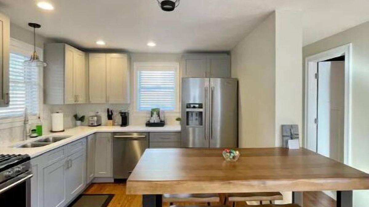 Stillwater House | "That Cute BNB" 2-Bedroom home in prime location!