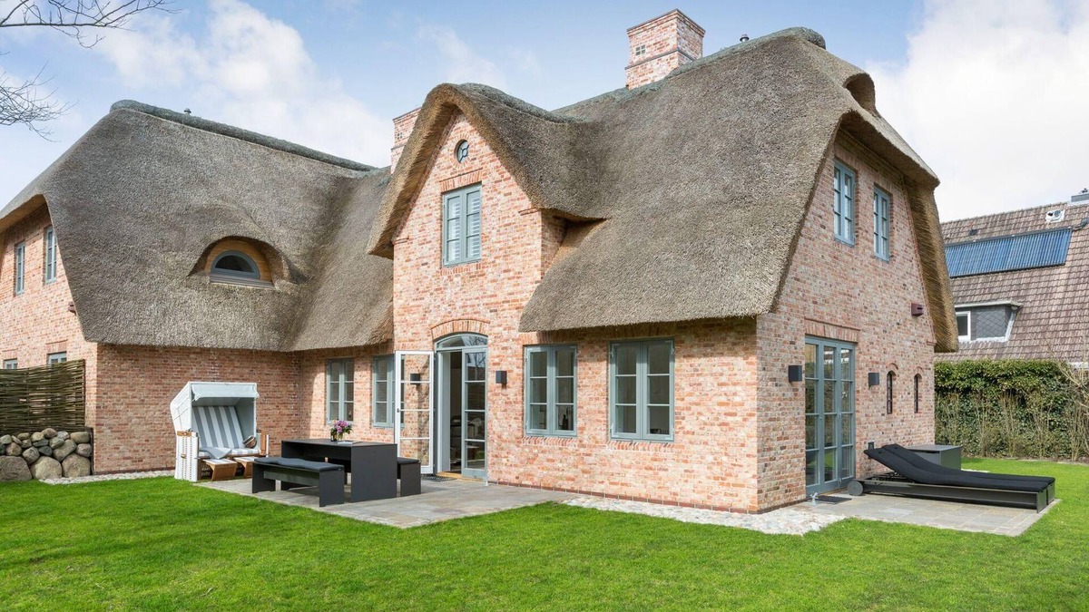 List House | Thatch. Stylish. Nordic.